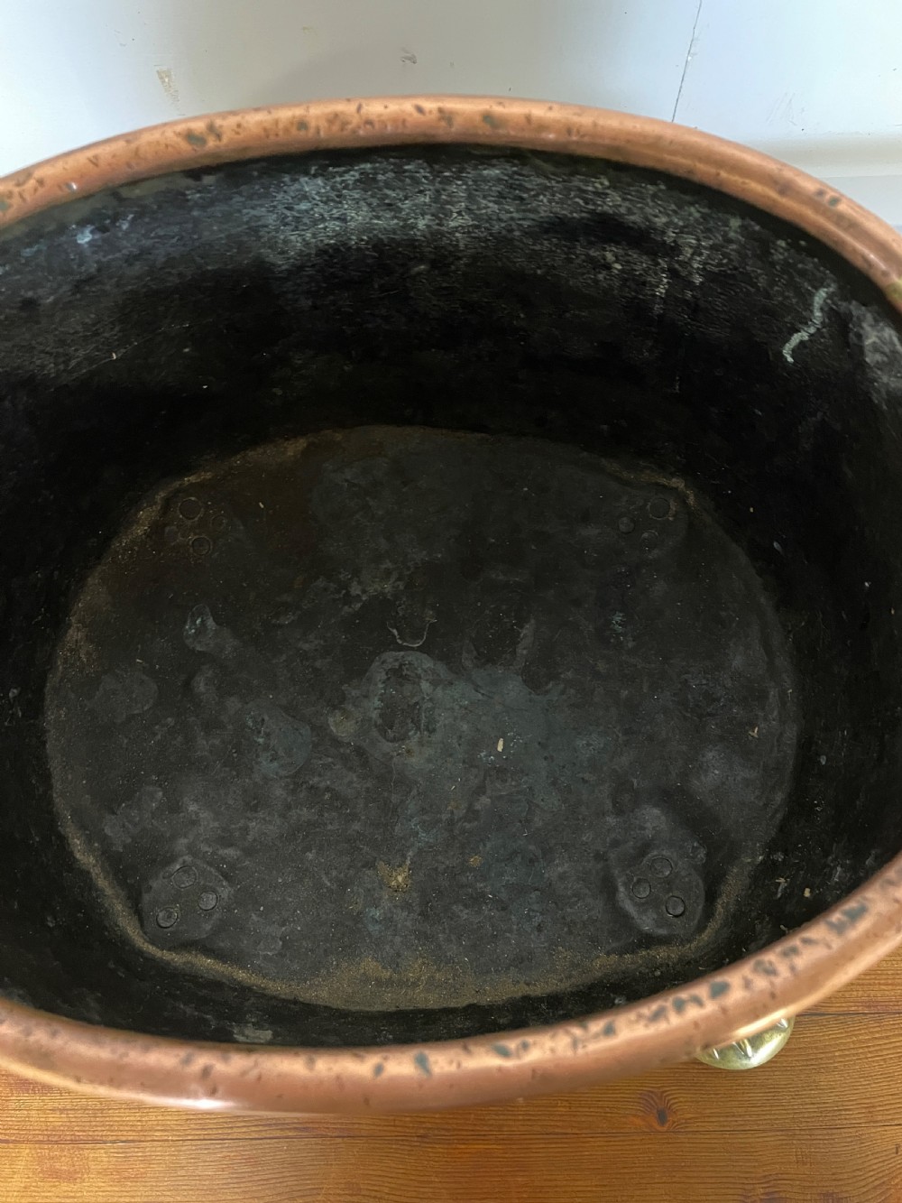 Georgian copper coal box with lid in good original condition  View VII
