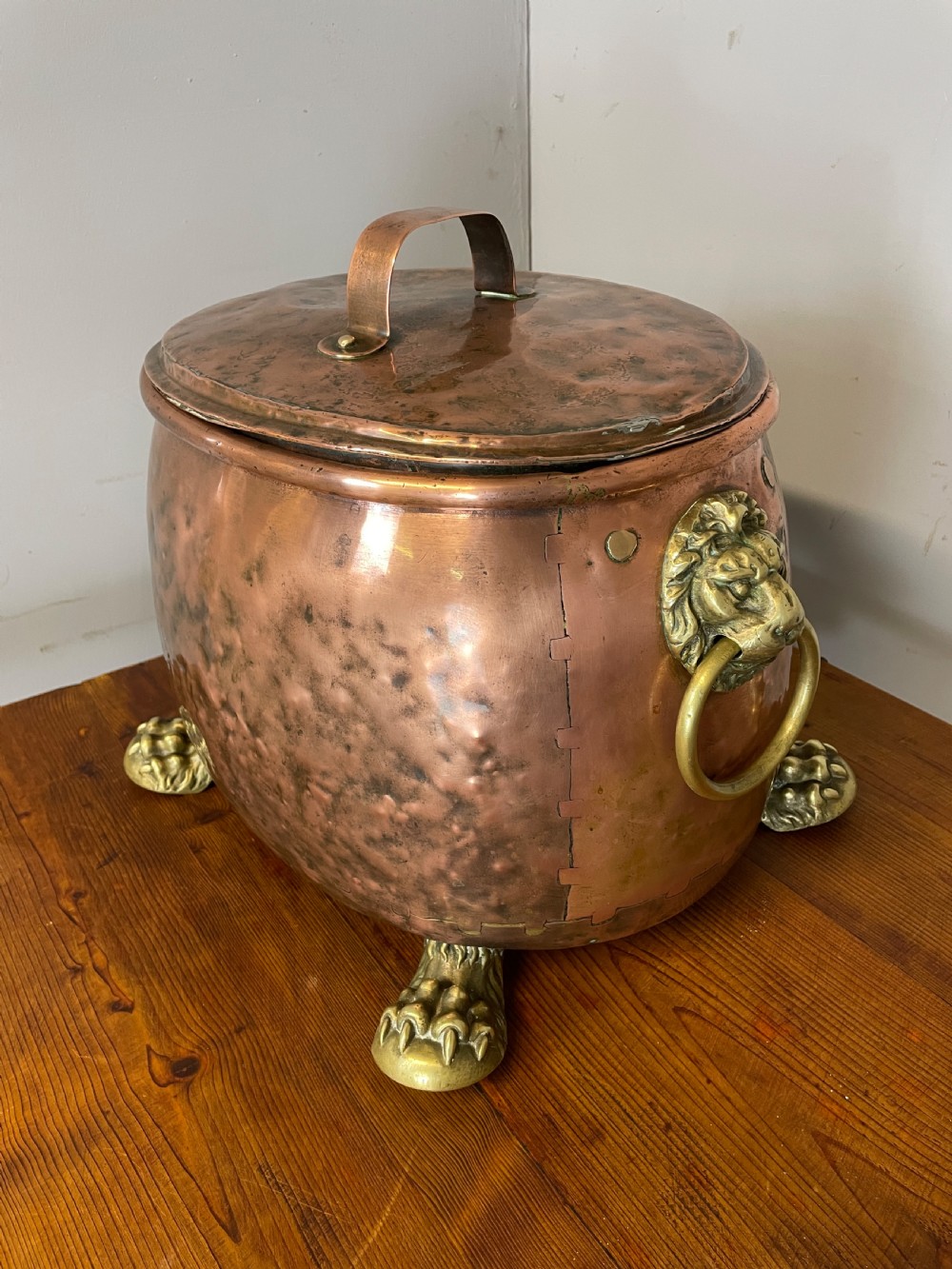 Georgian copper coal box with lid in good original condition  View XII