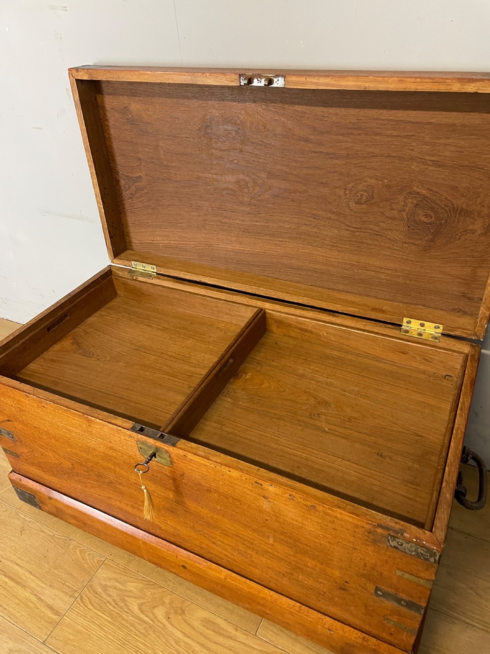 C19TH camphorwood chest with original key View VI
