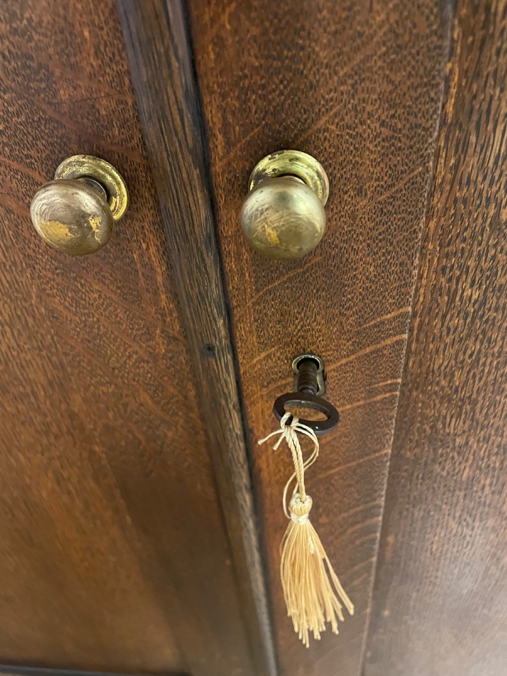 Georgian oak freestanding glazed corner cupboard circa 1790 View VI