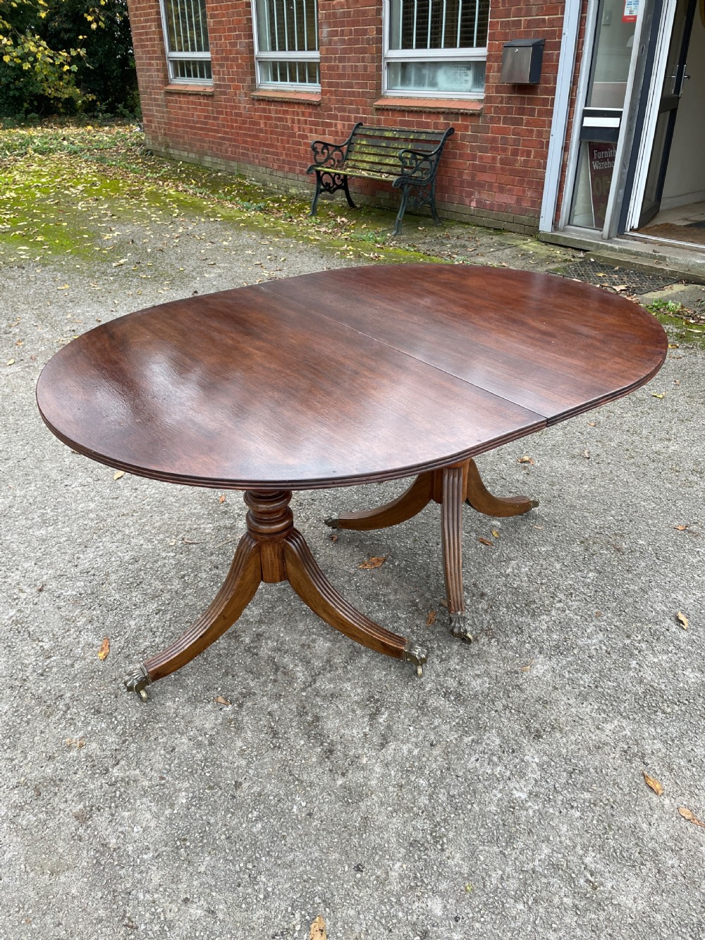 Edwardian solid mahogany three pillar ten foot dining table View XII