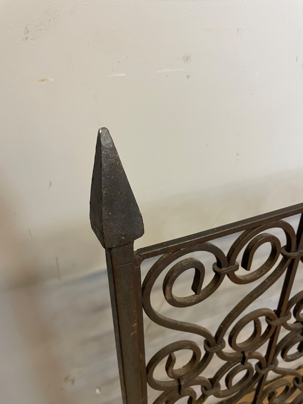 Wrought iron estate made fire screen circa 1920 View IV