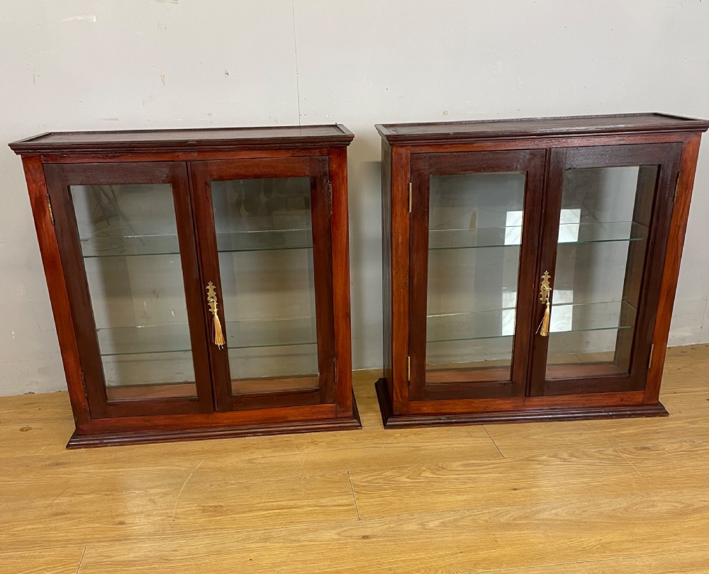 Pair of Edwardian mahogany counter top display cabinets 