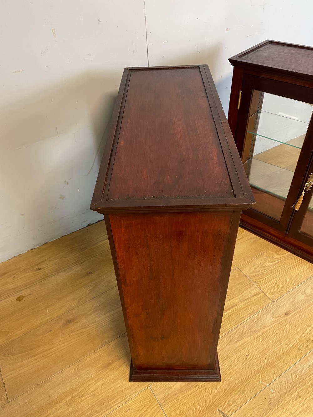 Pair of Edwardian mahogany counter top display cabinets  View XII