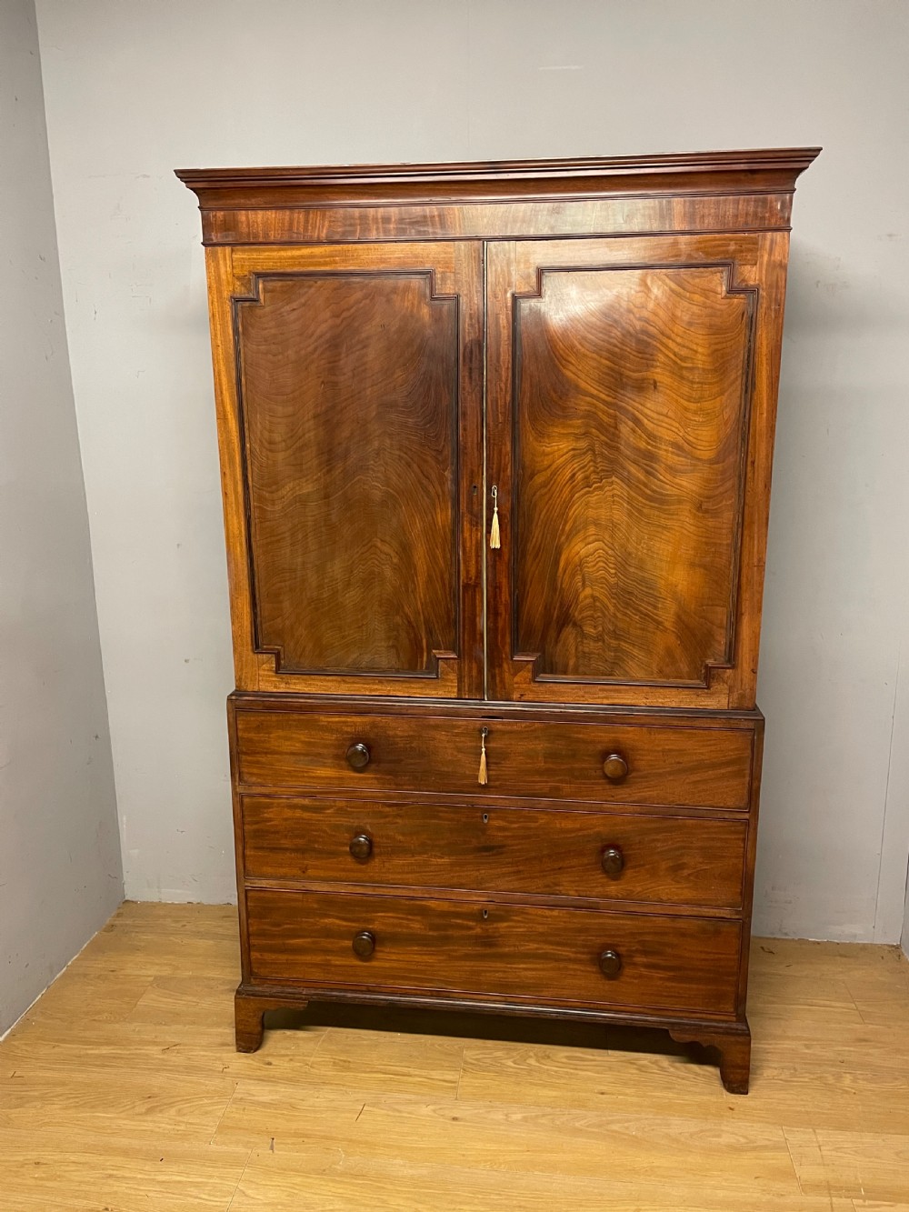 Georgian country house flame mahogany linen press circa 1800 View II