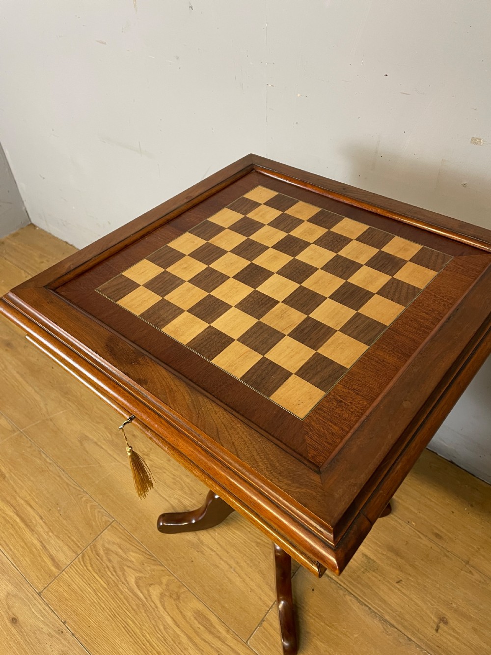 C19TH mahogany chess table with wooden chess set  View VII