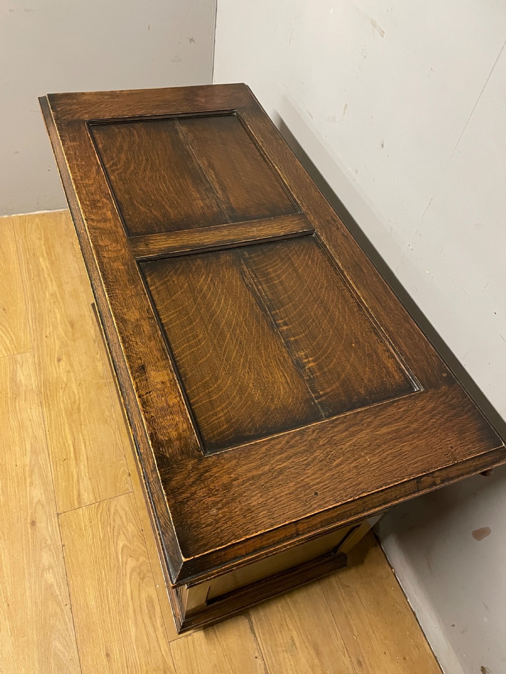 Oak panelled monks bench with barley twist supports circa 1920 View VI