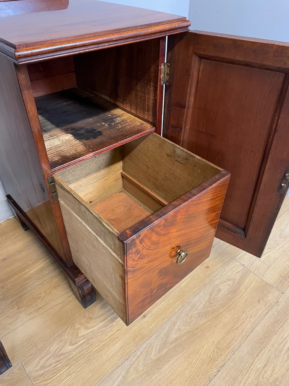Pair of Regency flame mahogany bedside cabinets View VII