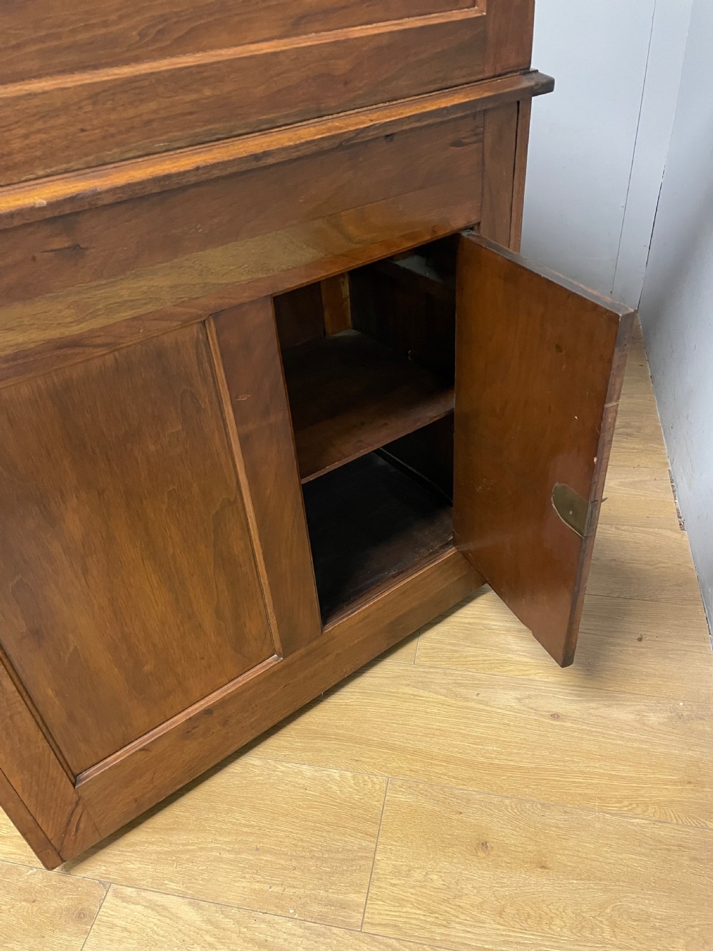Edwardian walnut American roll top desk circa 1910 View XI