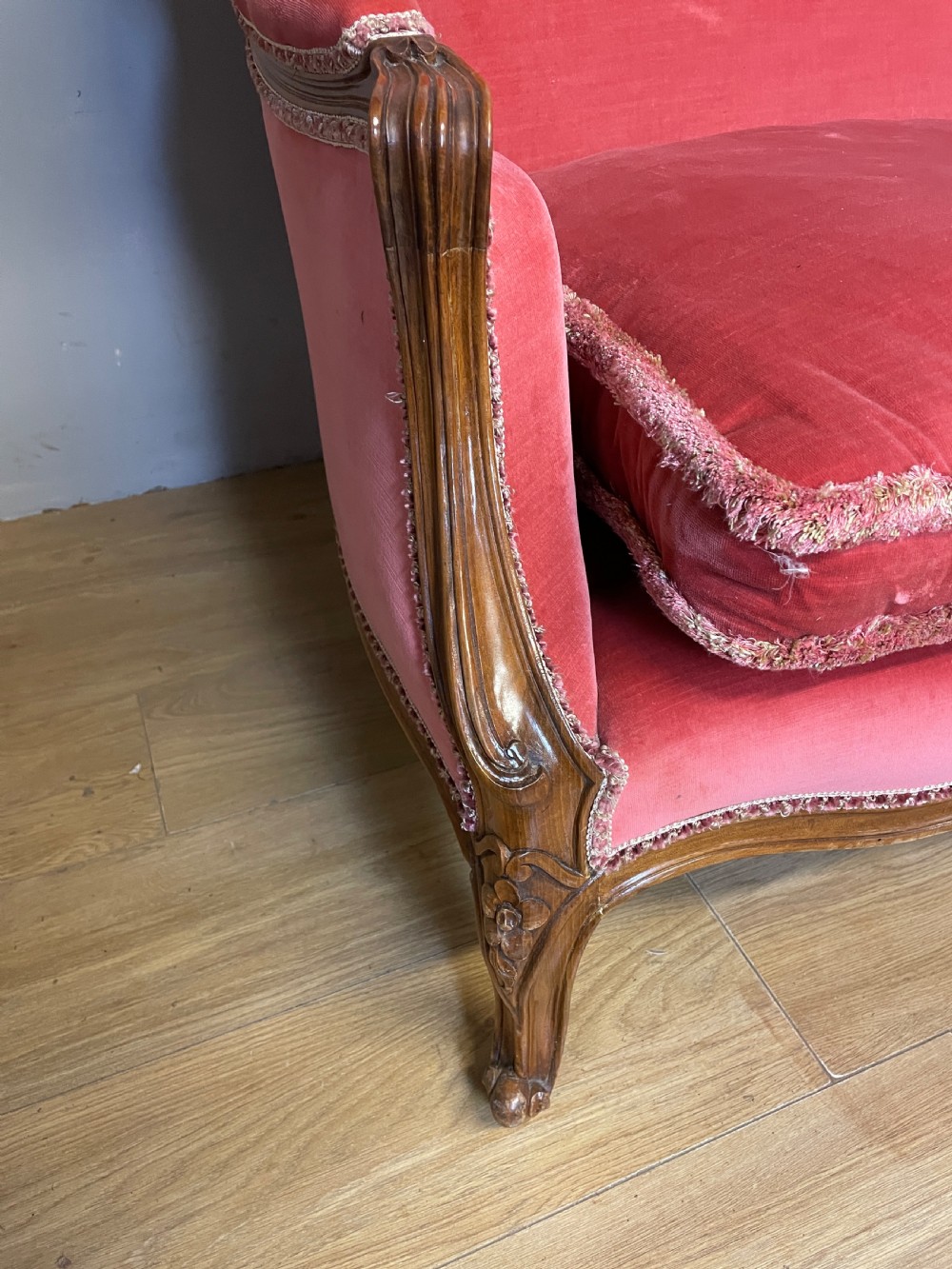 French carved walnut two seater sofa circa 1920  View II