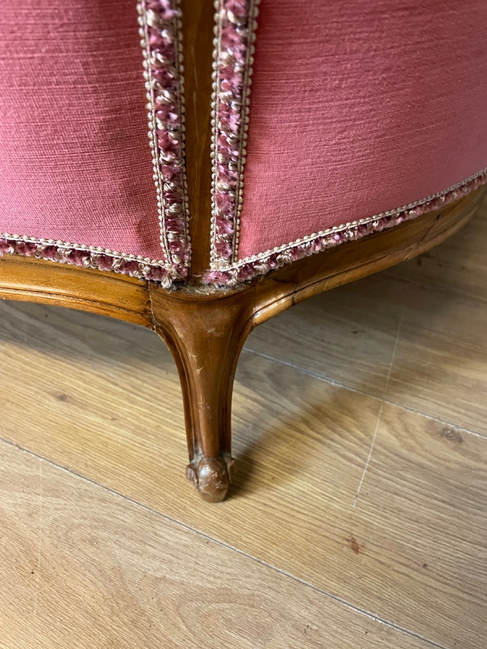 French carved walnut two seater sofa circa 1920  View VIII