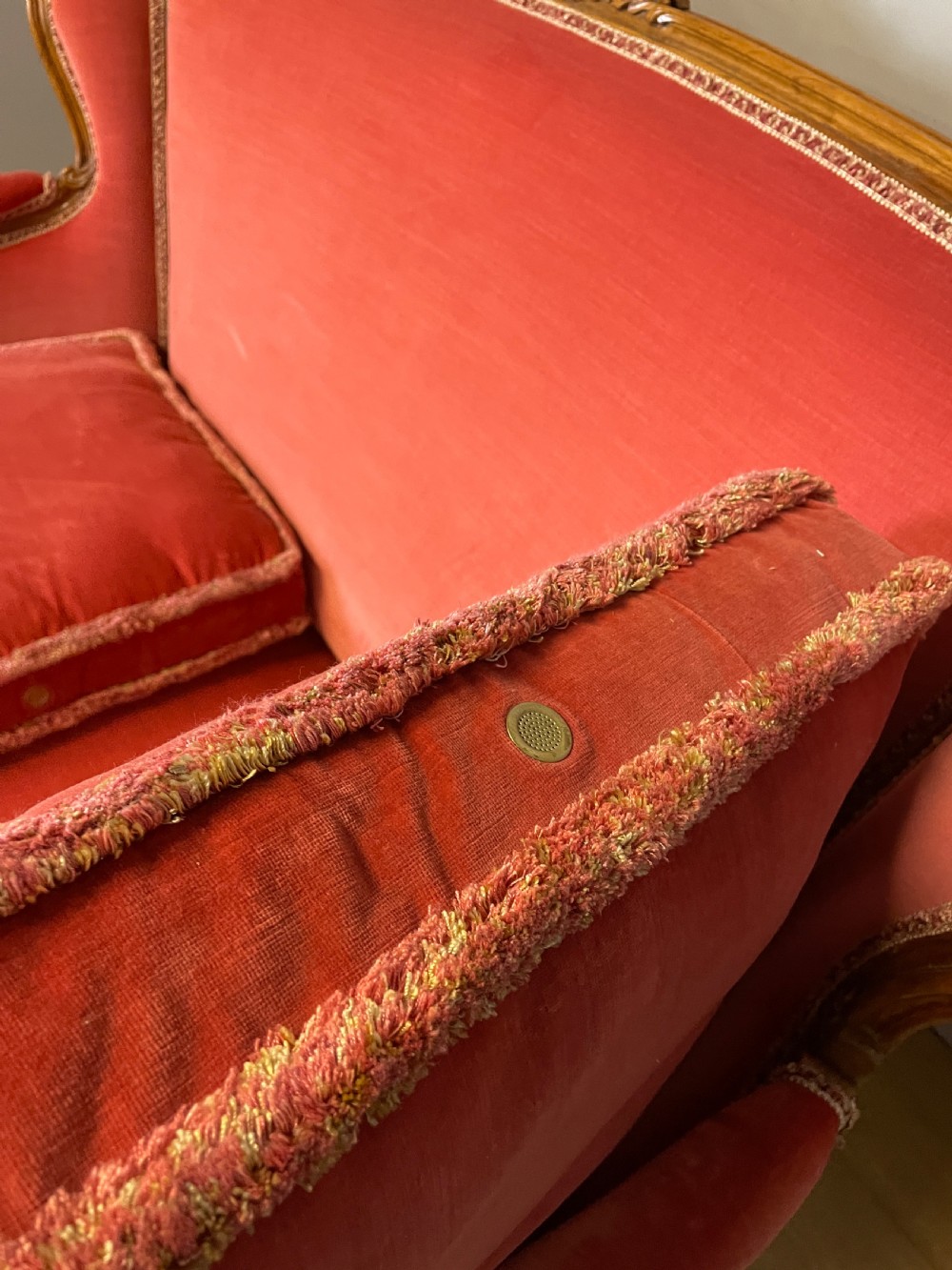 French carved walnut two seater sofa circa 1920  View IX