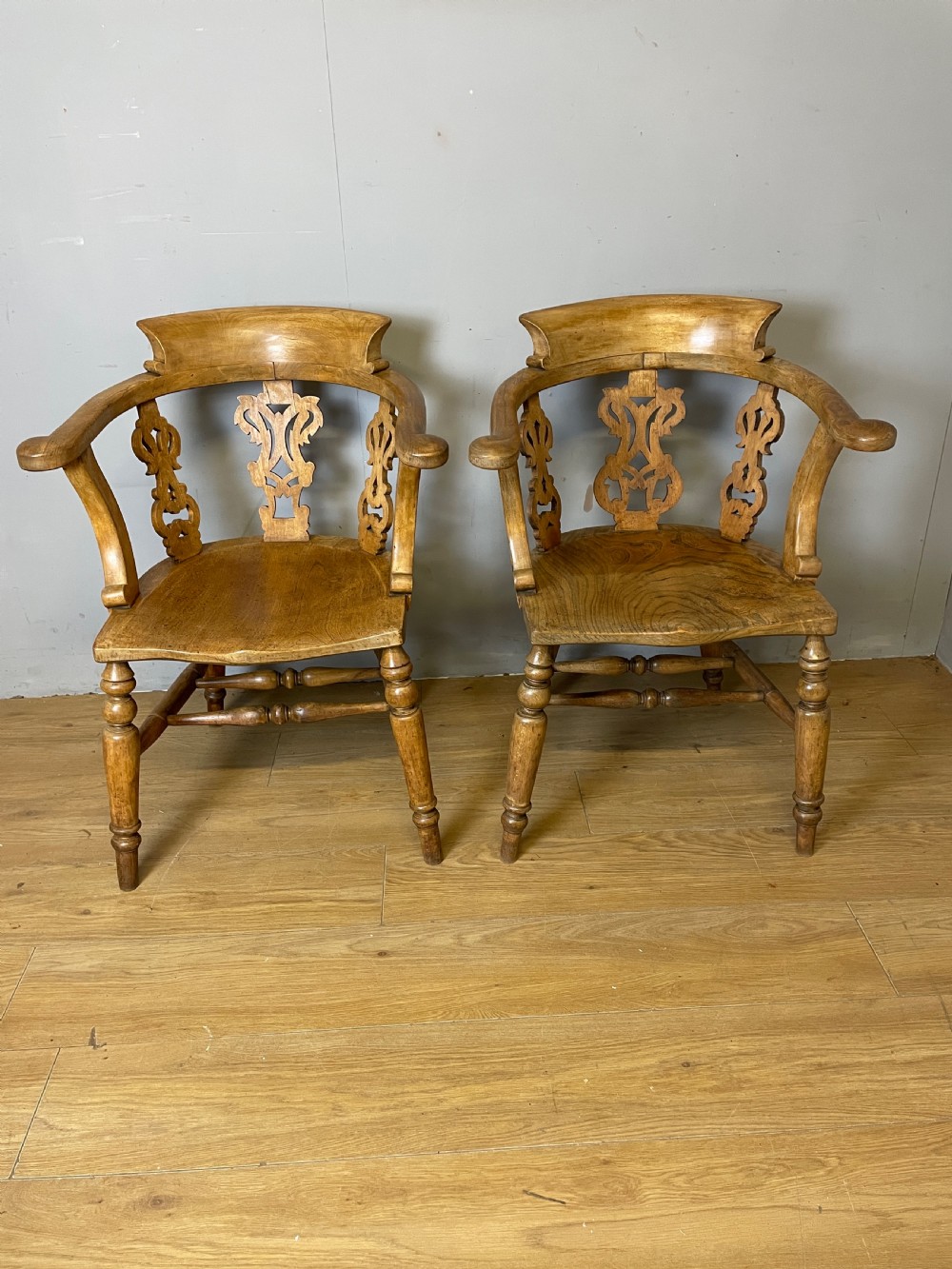 Pair of C19TH ash and elm bow back Windsor chairs  View II