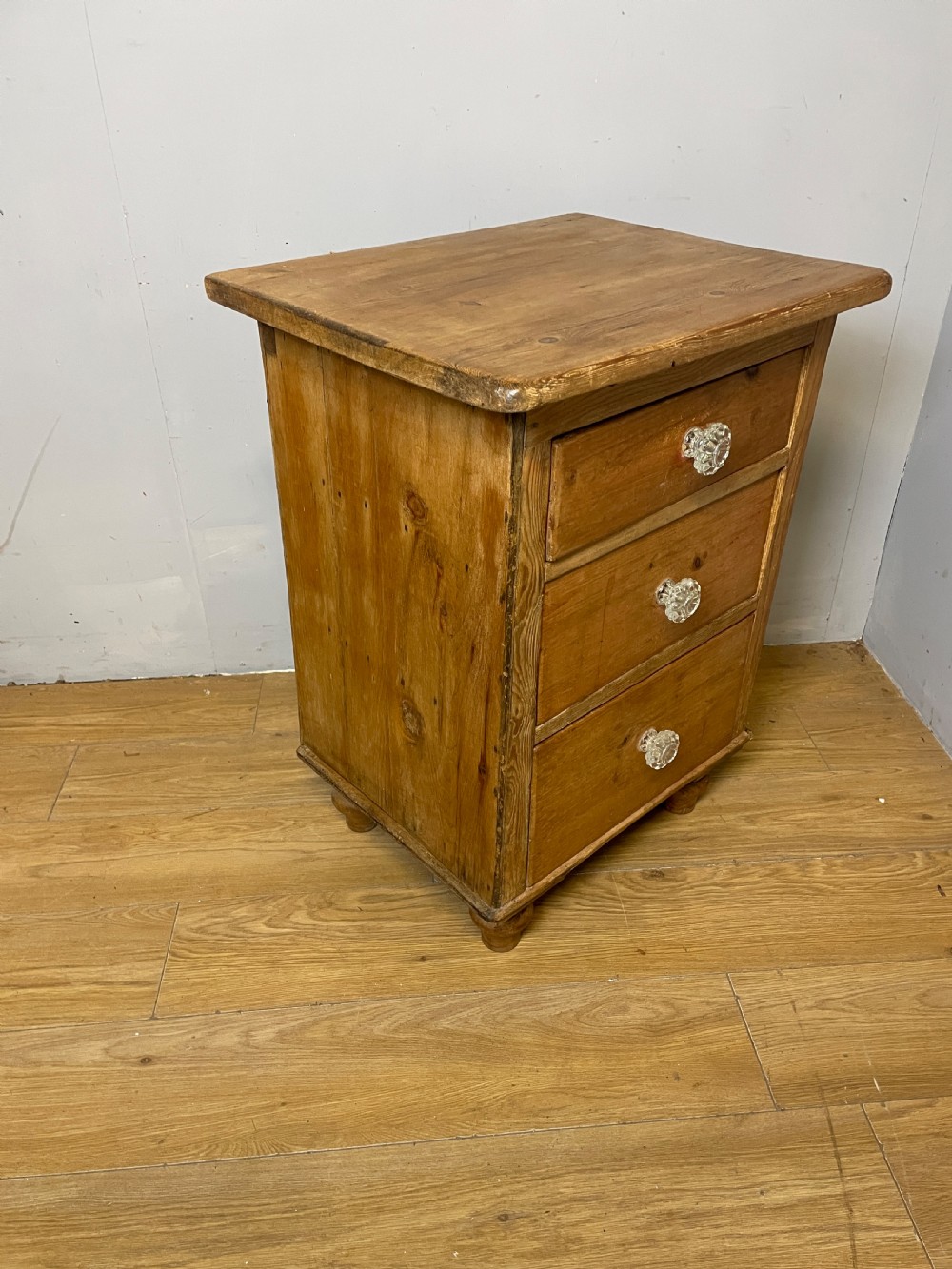 C19TH three height pine chest of drawers  View IV