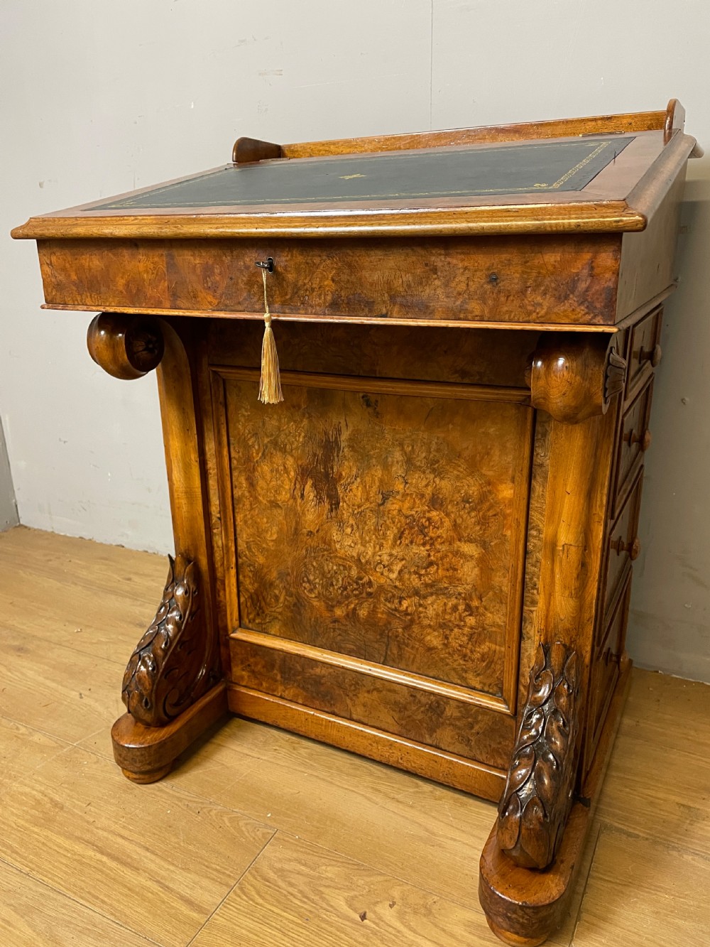 Superb quality C19TH burr walnut Davenport desk View IV