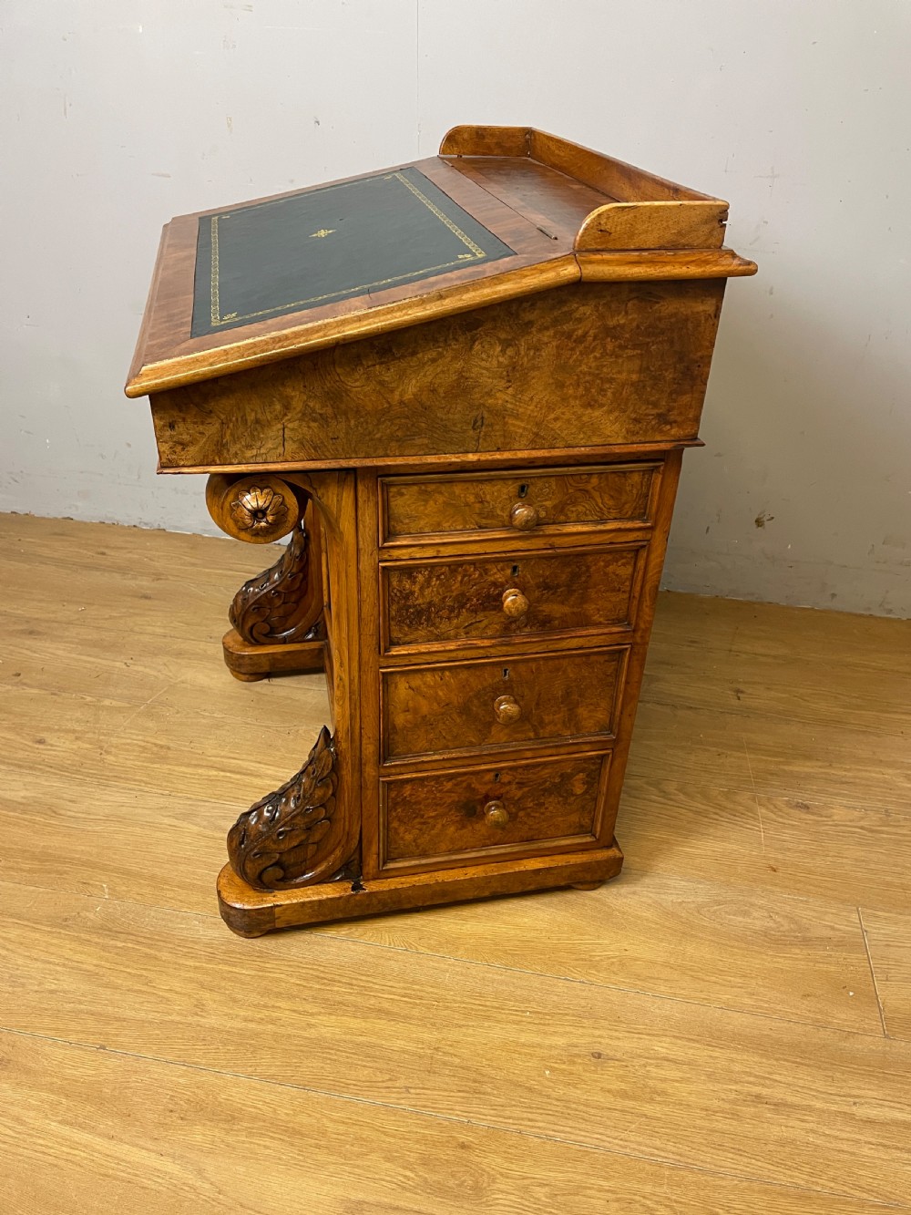 Superb quality C19TH burr walnut Davenport desk View VI