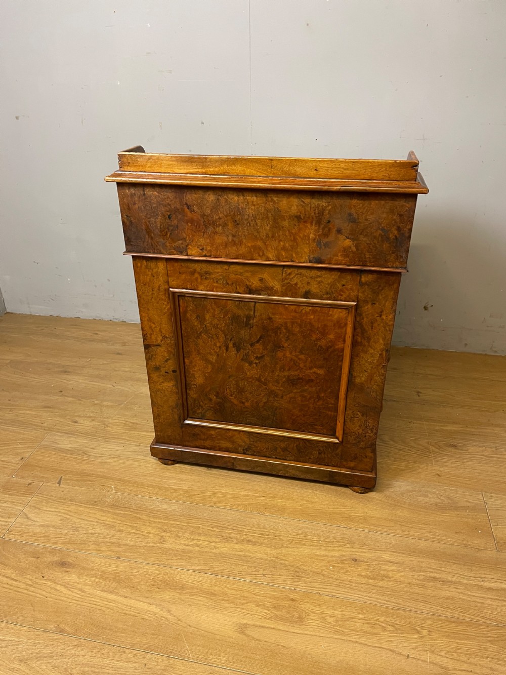 Superb quality C19TH burr walnut Davenport desk View VII