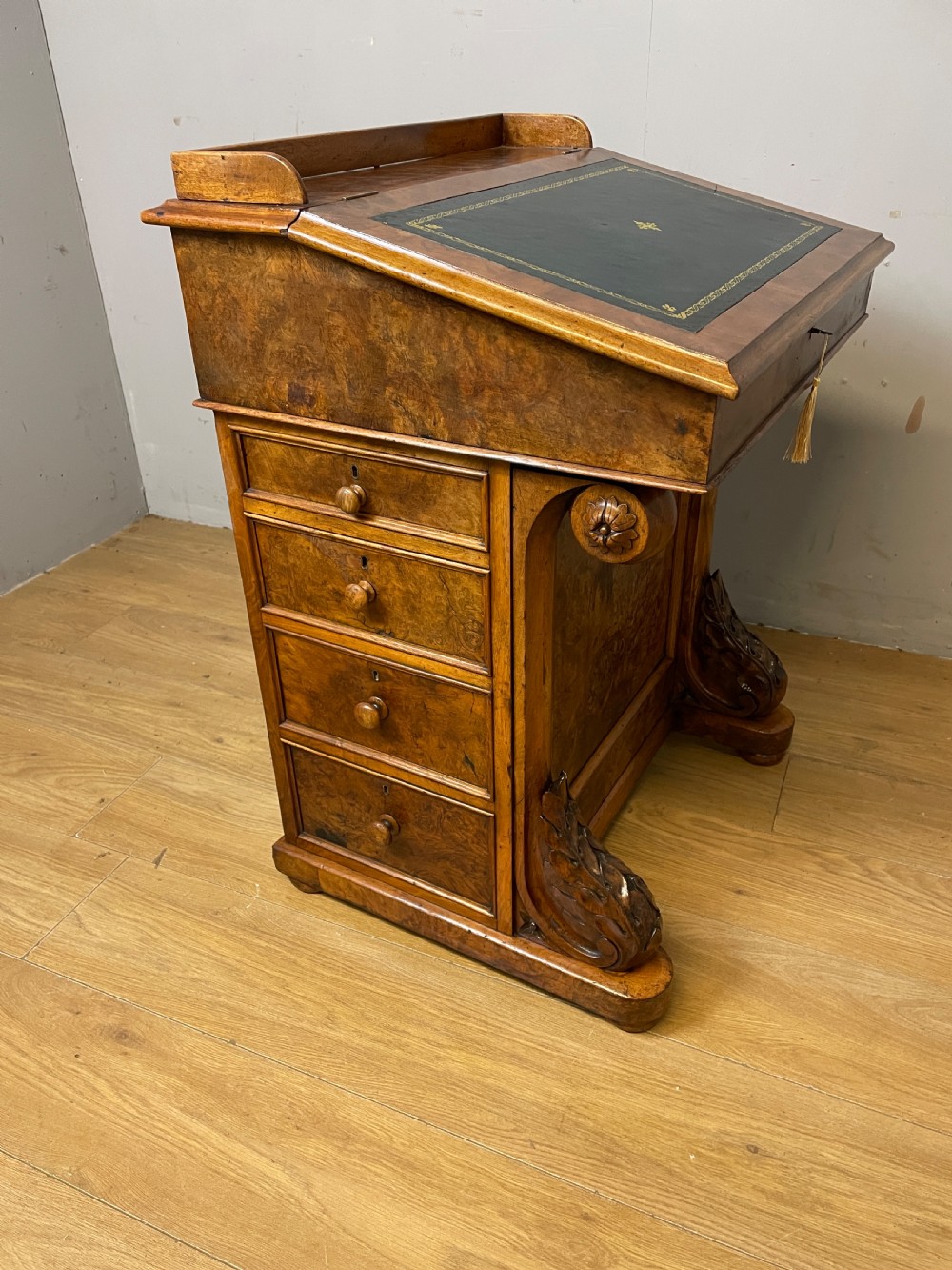 Superb quality C19TH burr walnut Davenport desk View VIII