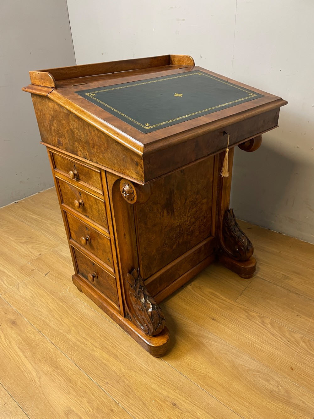 Superb quality C19TH burr walnut Davenport desk View IX