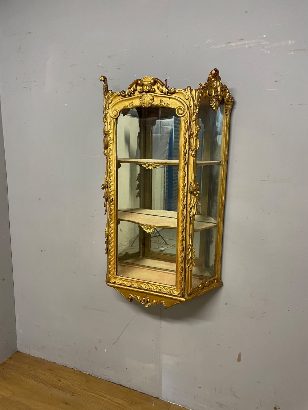 C19TH gilded and carved wall cabinet  View XII