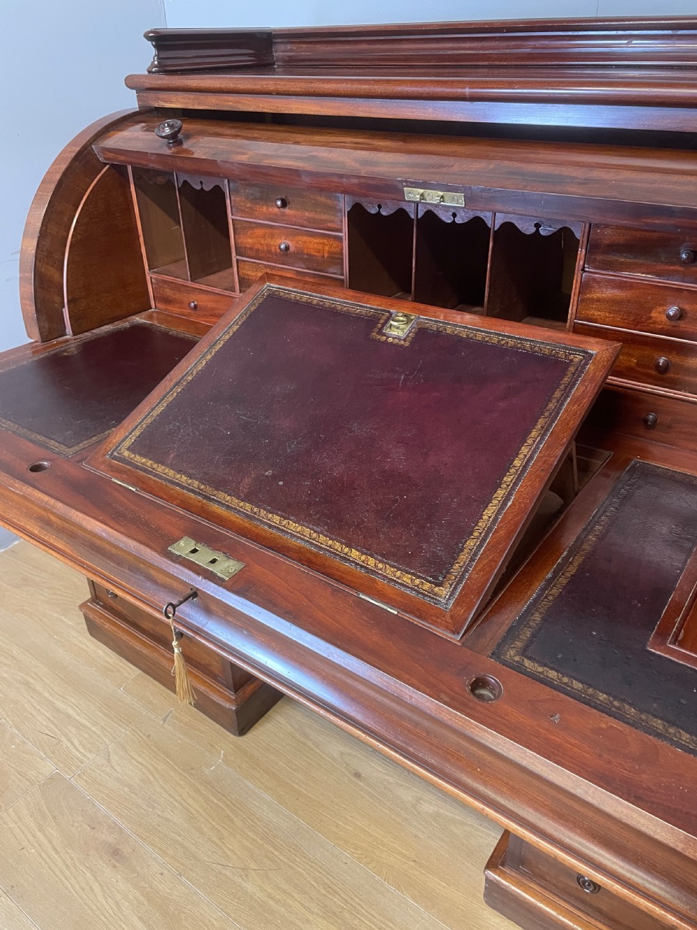 C19TH flame mahogany  twin pedestal three part cylinder desk  View IX