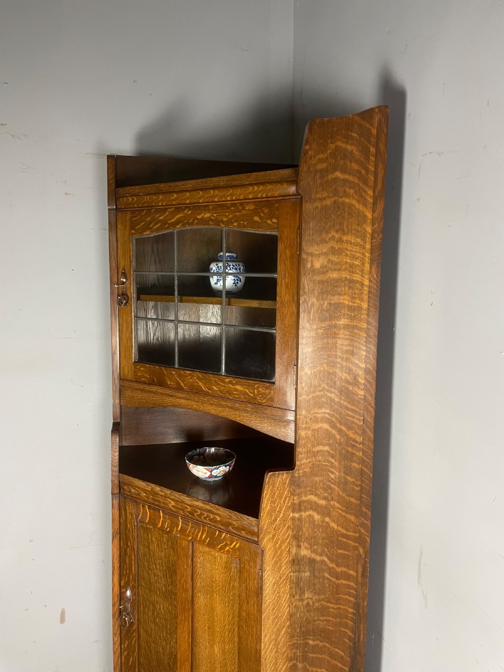 Liberty and Co Arts and crafts solid oak corner cabinet  View XI