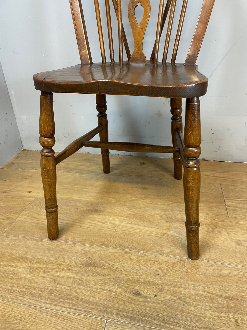 Set of 4 Edwardian elm and beech country wheel back chairs View IV
