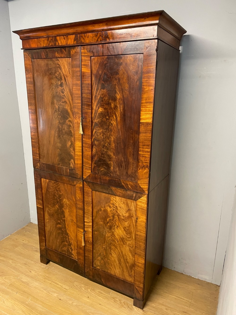 C19TH country house Biedermeier flame mahogany clothes press 