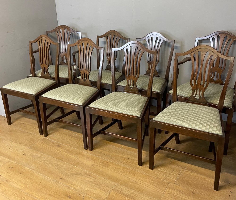 Set of 8 Edwardian mahogany Hepplewhite style dining chairs 