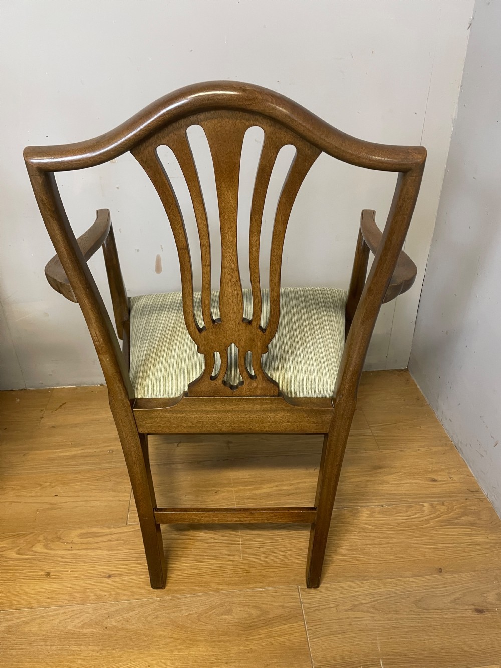 Set of 8 Edwardian mahogany Hepplewhite style dining chairs  View IX