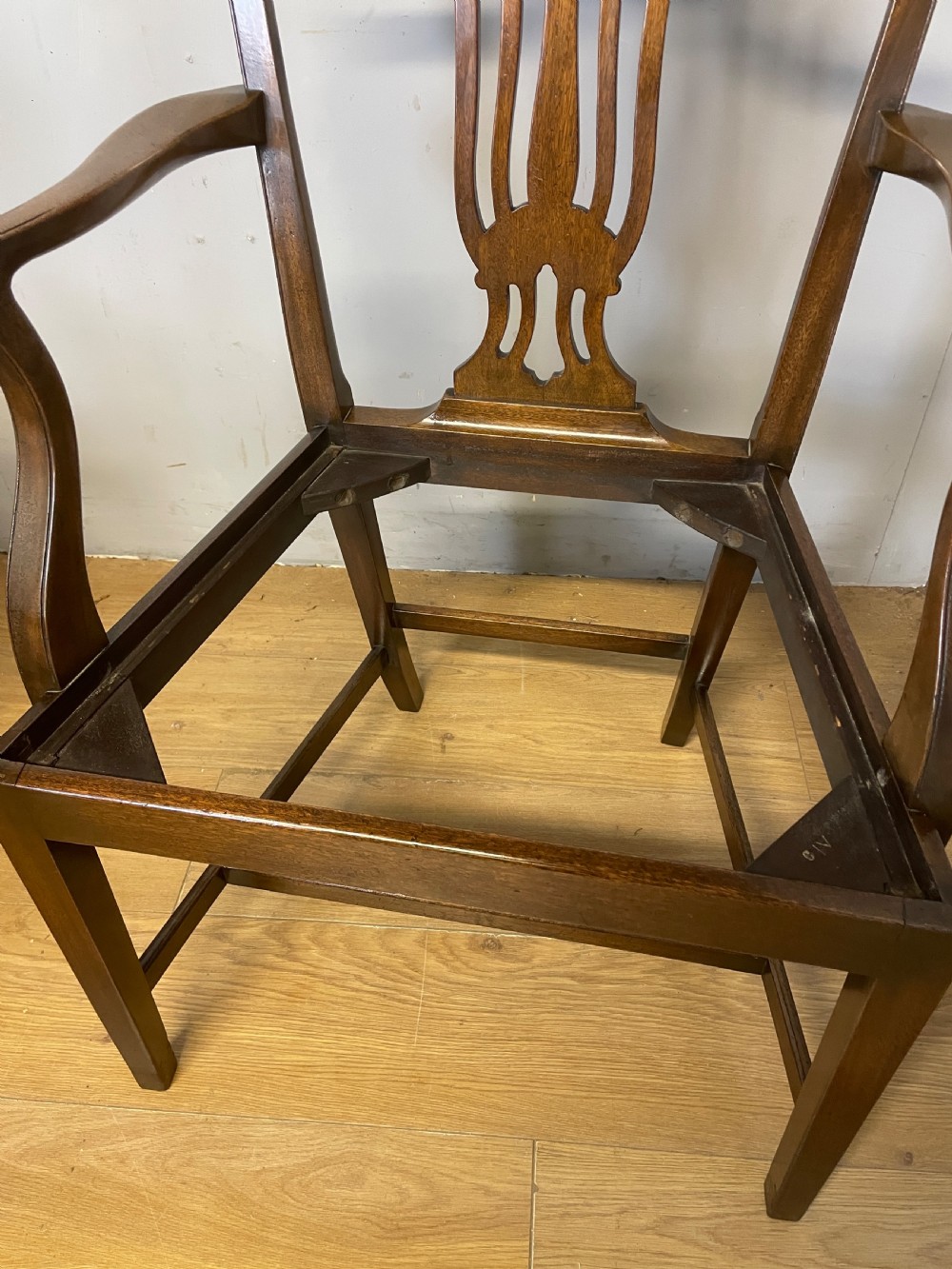 Set of 8 Edwardian mahogany Hepplewhite style dining chairs  View XI