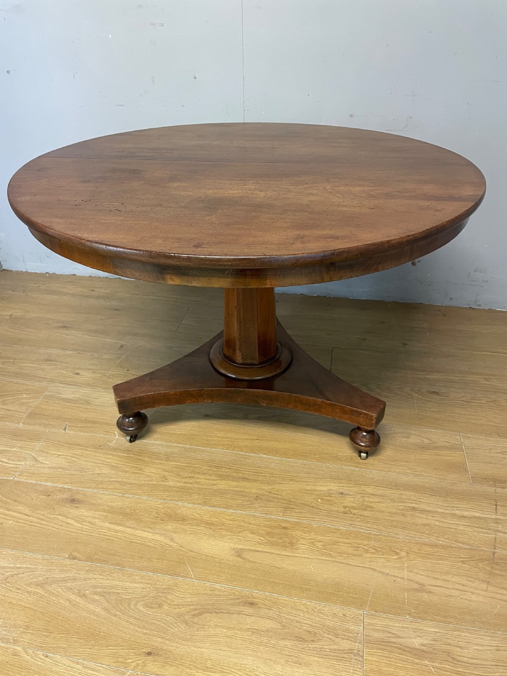 C19TH mahogany circular breakfast table in original condition 