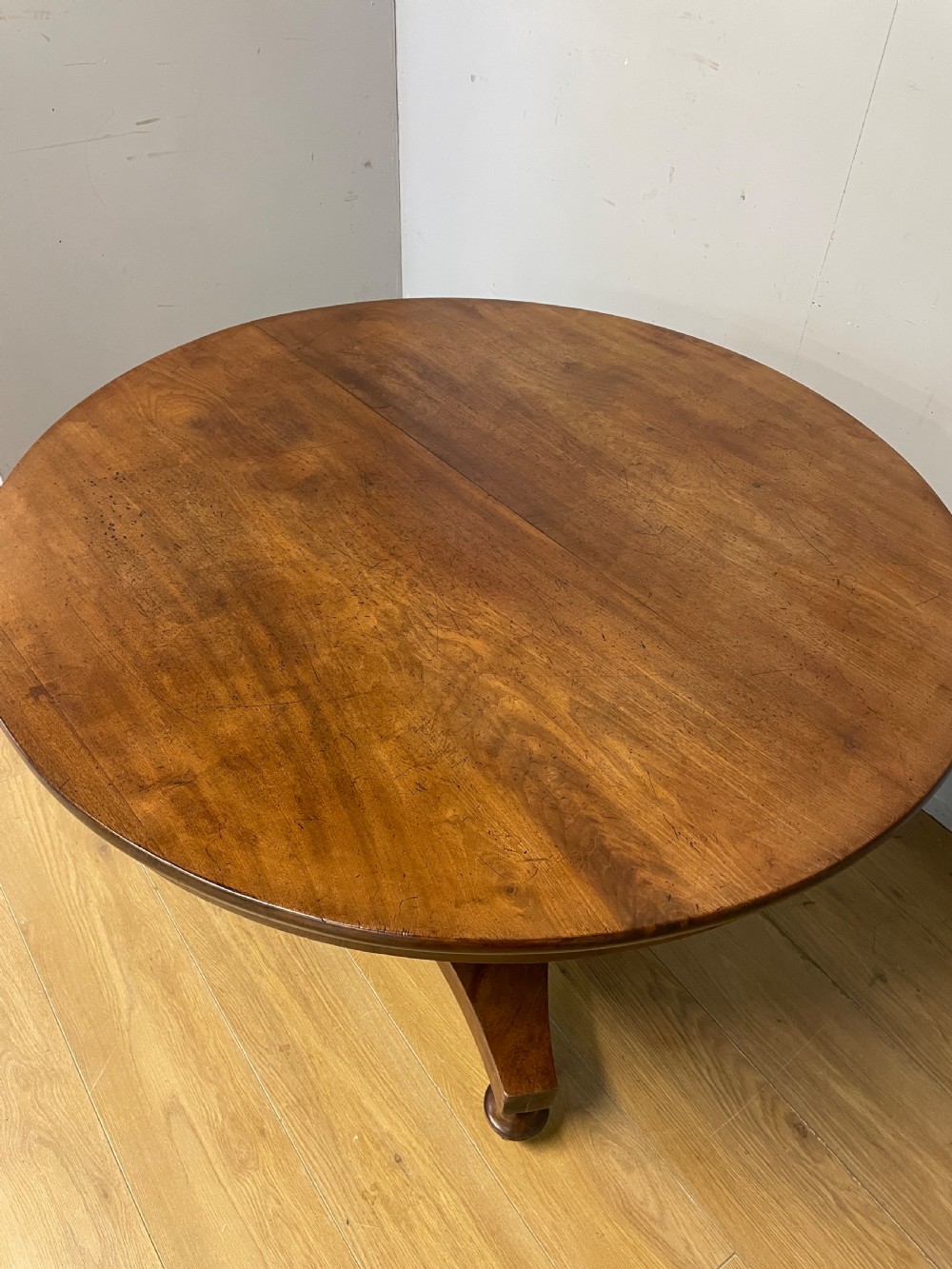 C19TH mahogany circular breakfast table in original condition  View VII