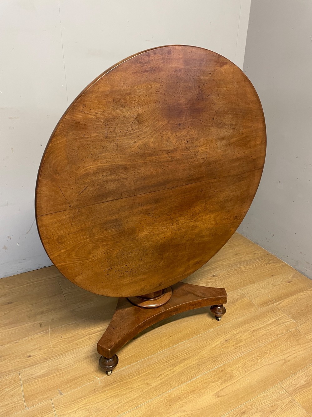 C19TH mahogany circular breakfast table in original condition  View VIII