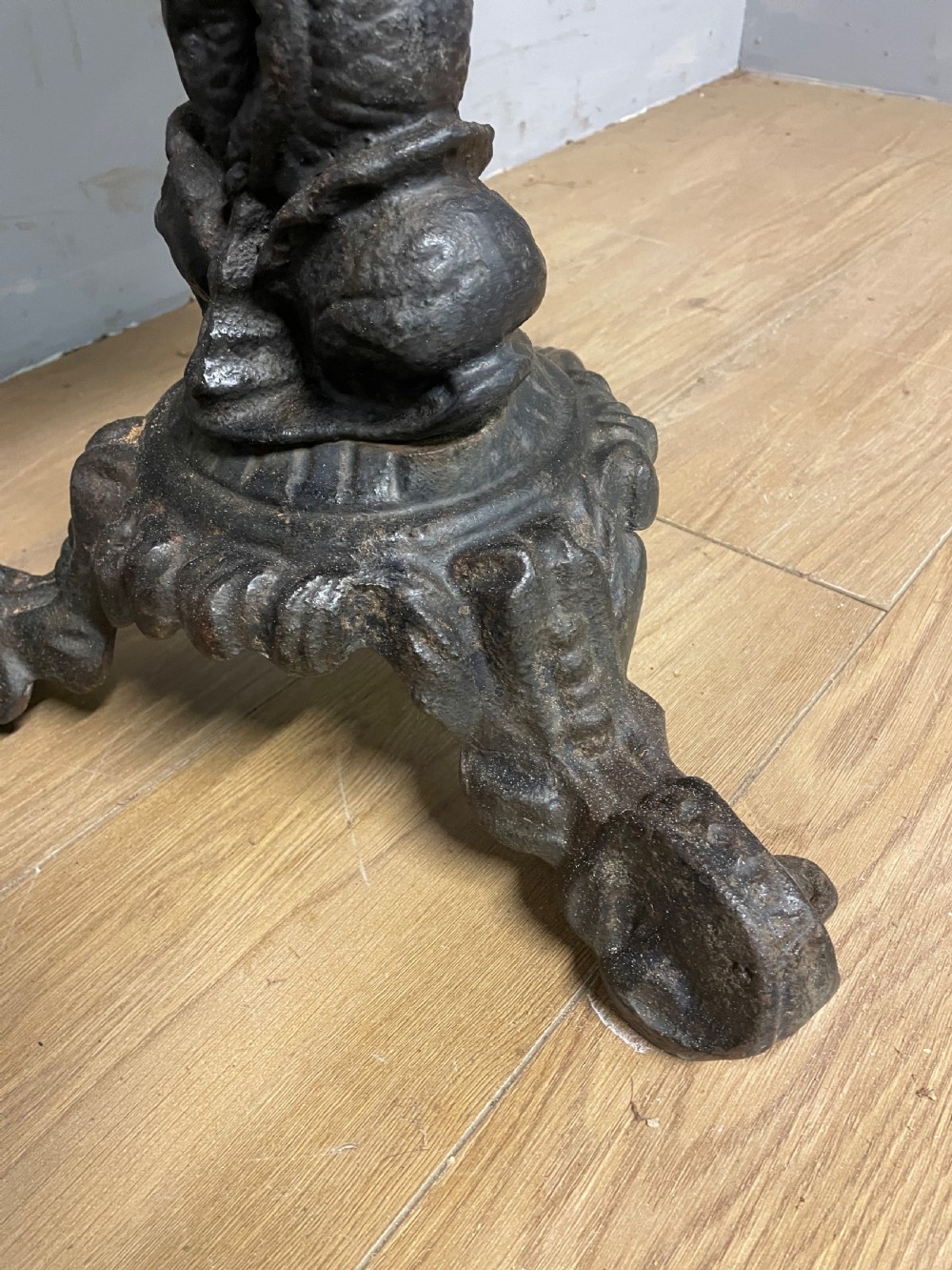 C19TH cast iron tripod table with white Carrara marble top  View VI