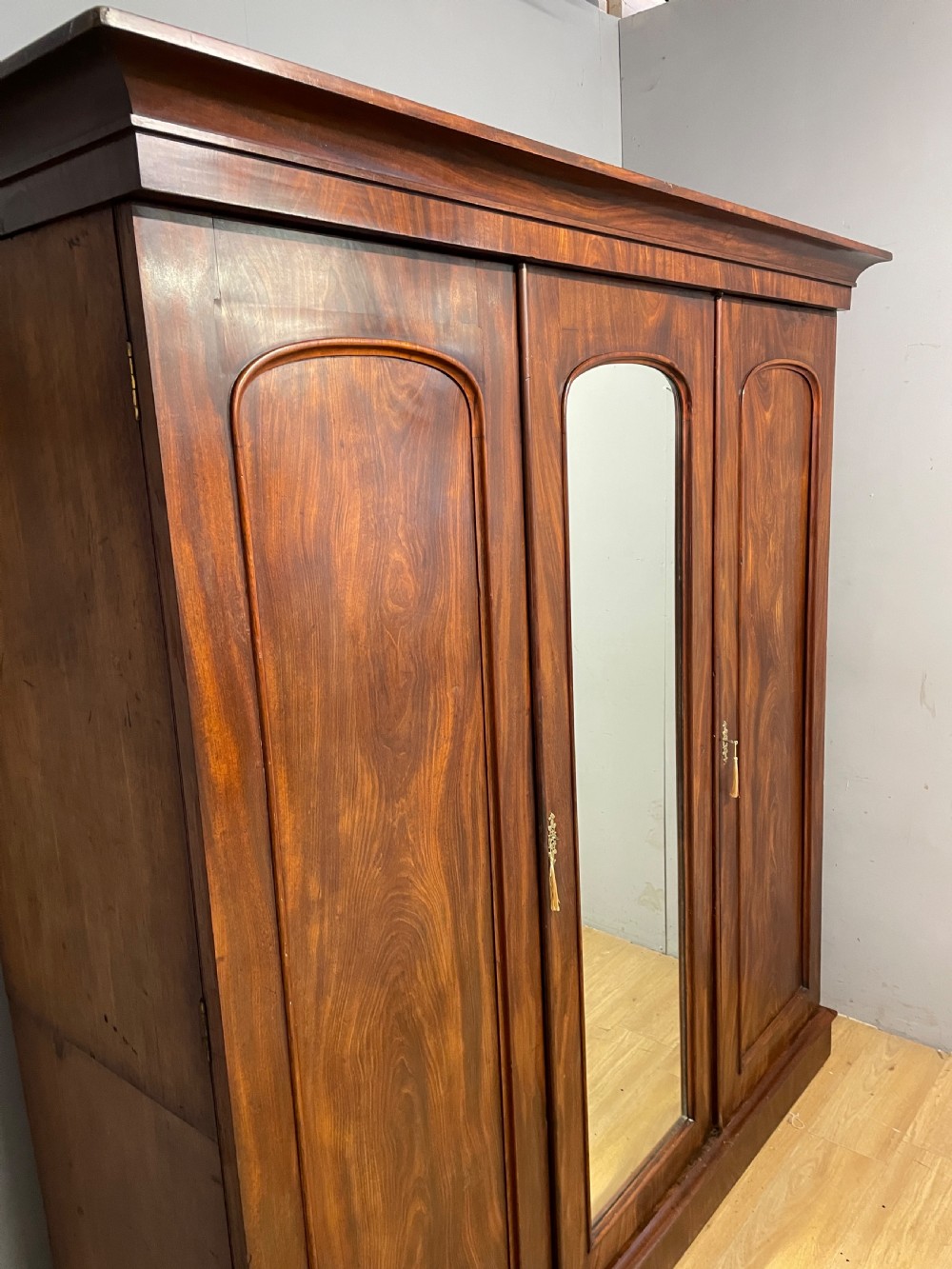 C19TH flame mahogany country house three door triple wardrobe  View XIII
