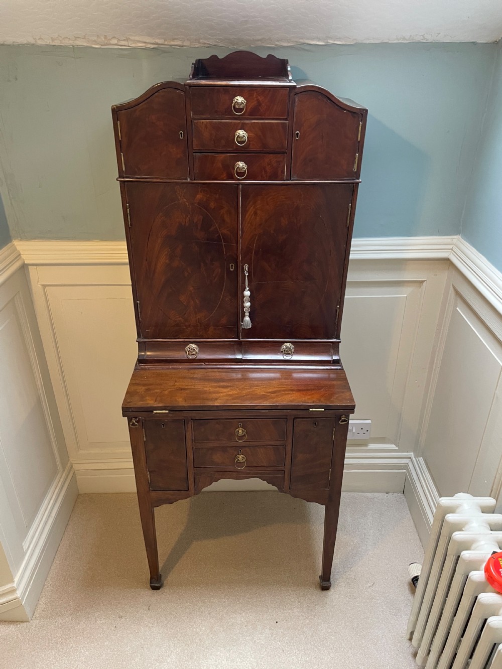 Rare Georgian mahogany ladies dressing cabinet circa 1830 View III