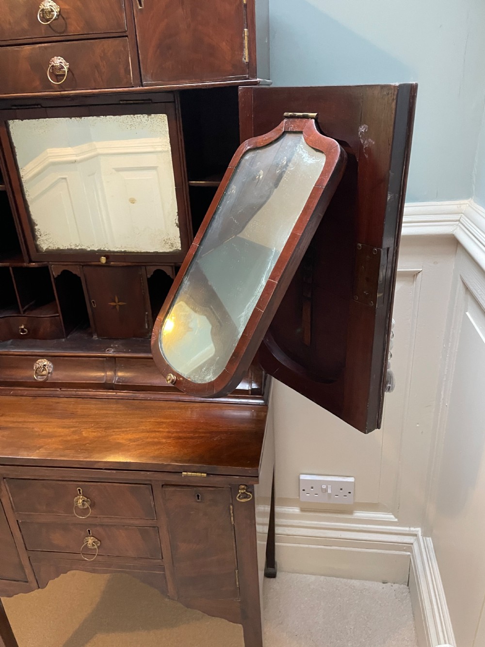 Rare Georgian mahogany ladies dressing cabinet circa 1830 View VII
