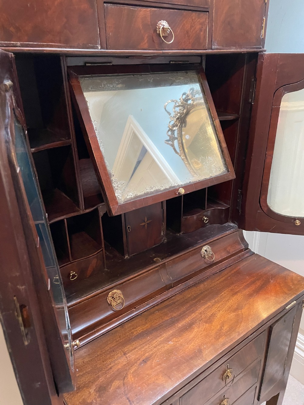 Rare Georgian mahogany ladies dressing cabinet circa 1830 View VIII