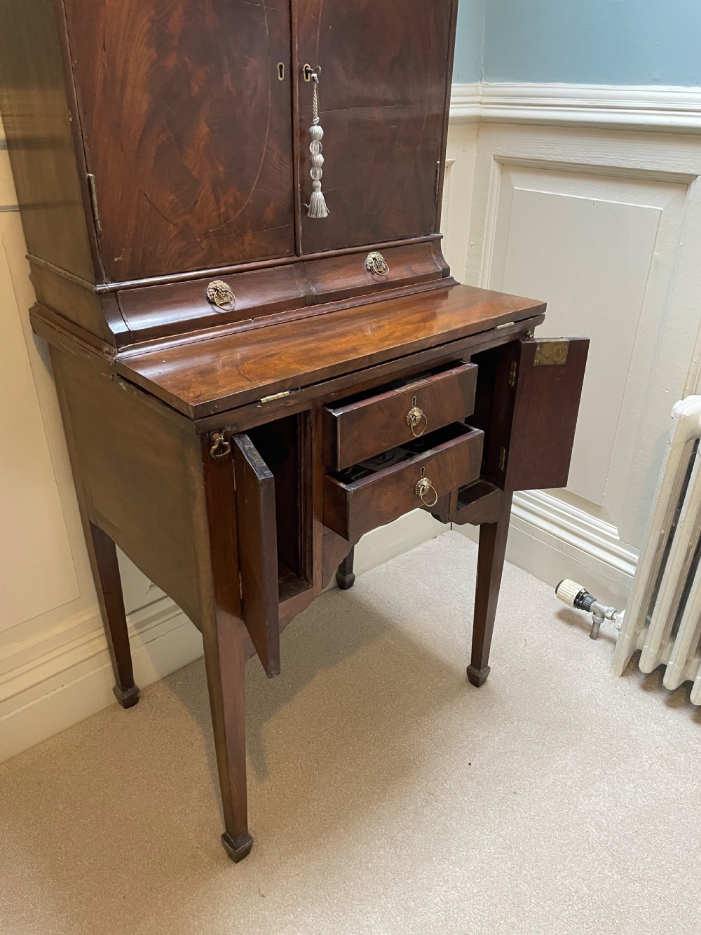 Rare Georgian mahogany ladies dressing cabinet circa 1830 View XIV
