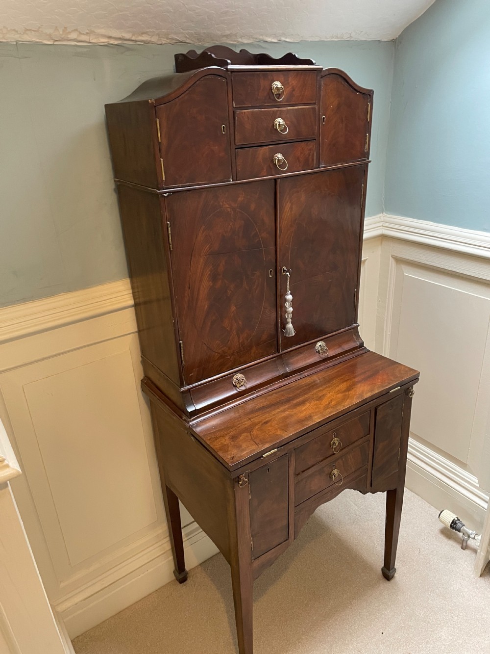 Rare Georgian mahogany ladies dressing cabinet circa 1830 View XVII