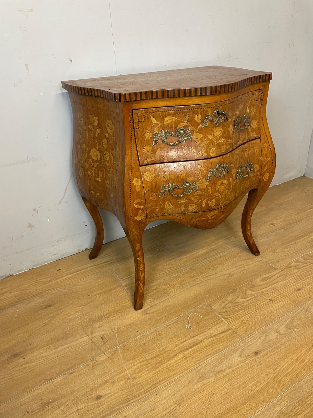 C19TH small French inlaid bombe chest of drawers  View IV