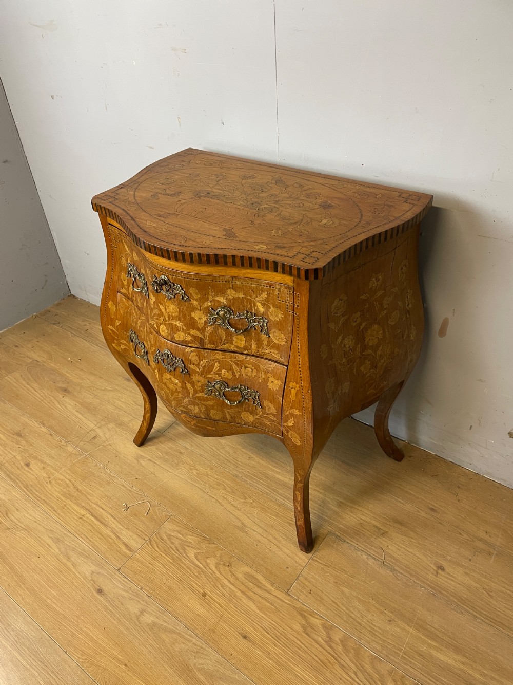 C19TH small French inlaid bombe chest of drawers  View XIII