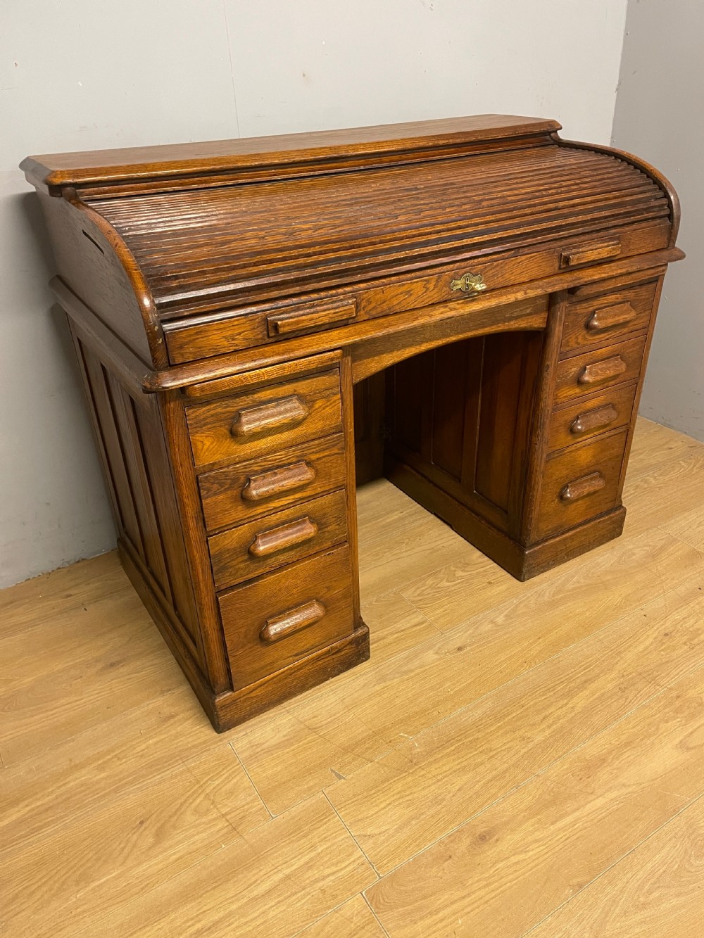 Edwardian golden oak roll top desk View III