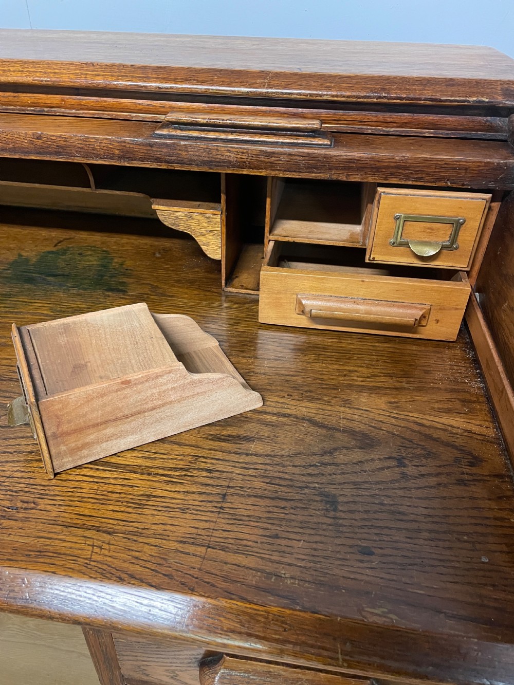 Edwardian golden oak roll top desk View VIII