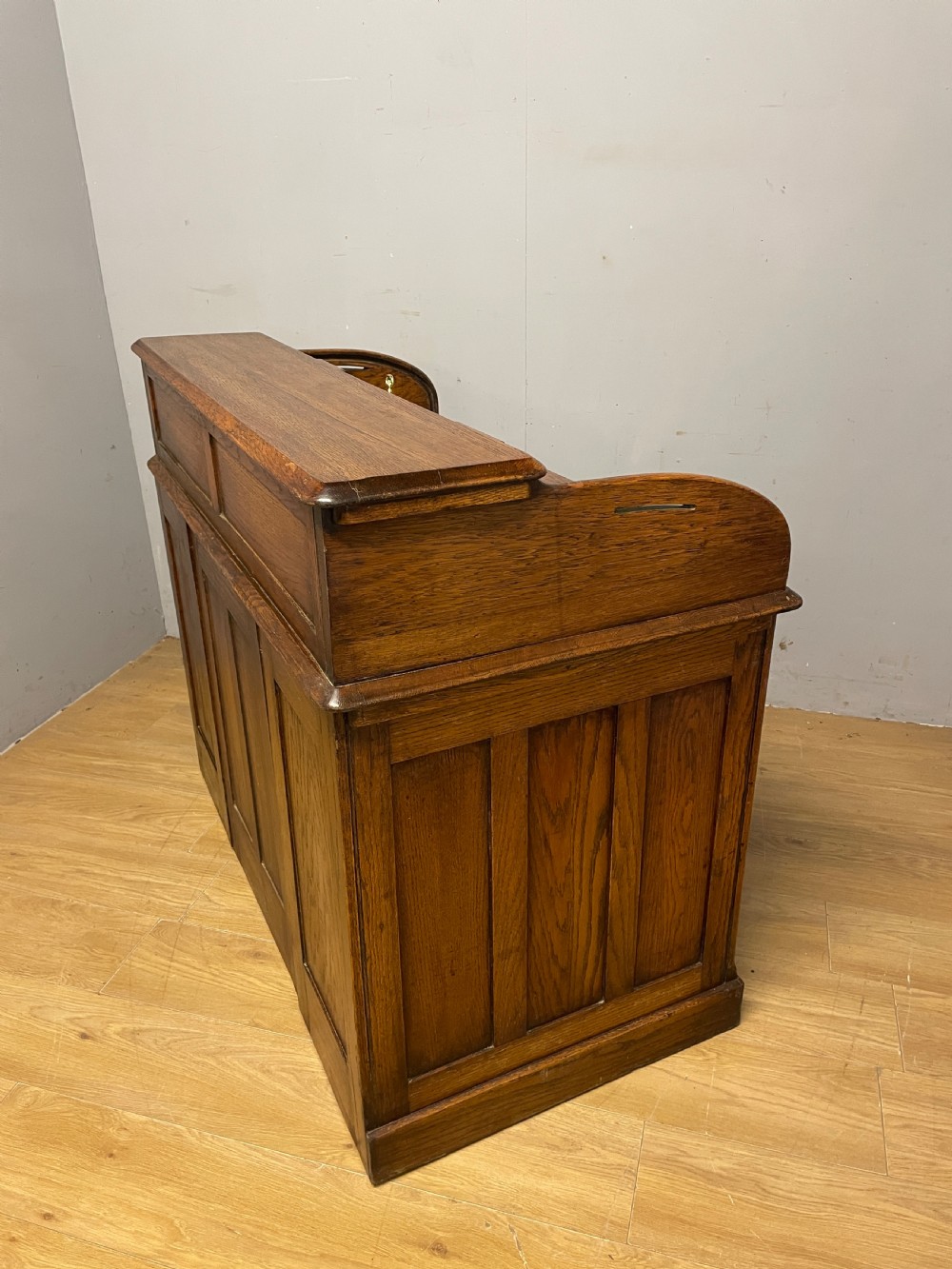 Edwardian golden oak roll top desk View XIII