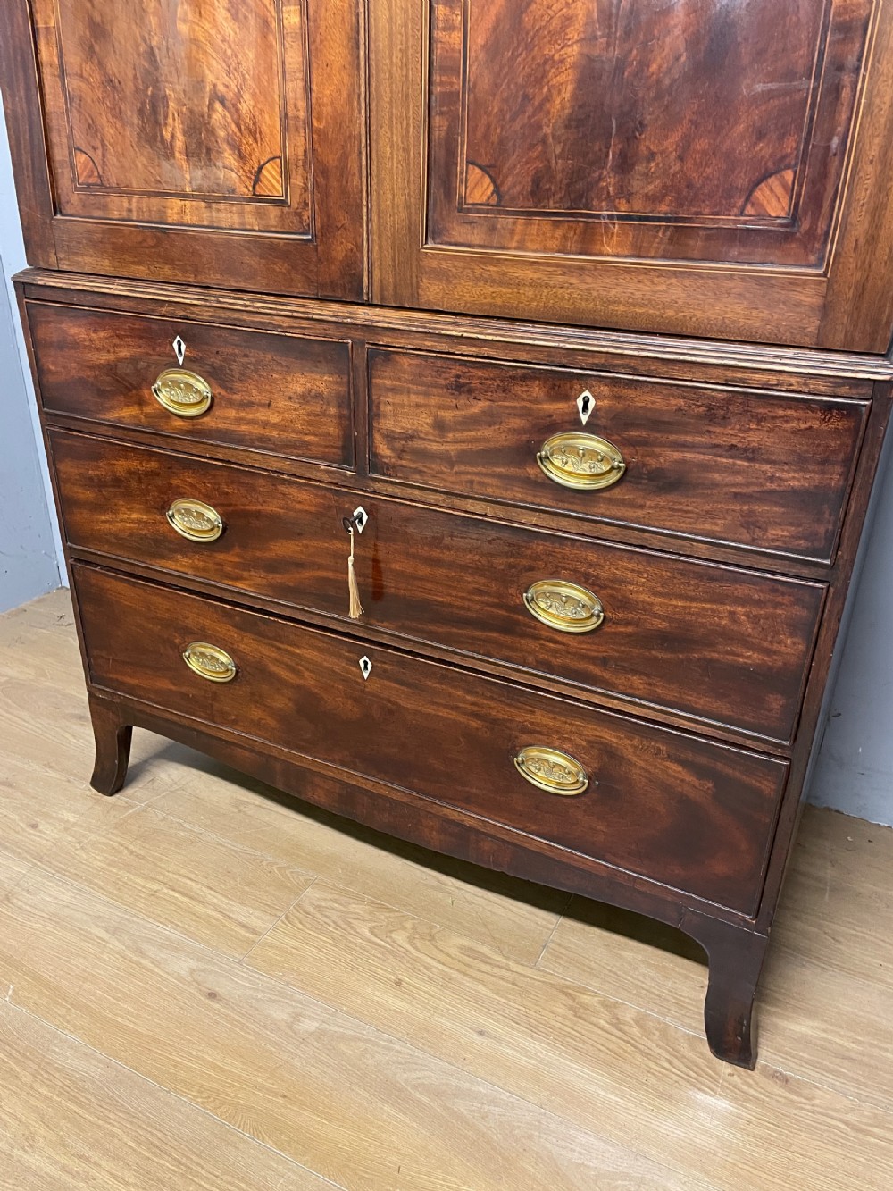 Georgian flame mahogany country house linen press -superb quality  View III