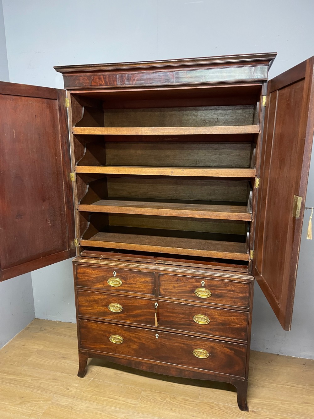 Georgian flame mahogany country house linen press -superb quality  View VII