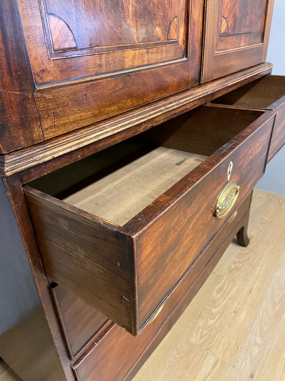 Georgian flame mahogany country house linen press -superb quality  View X