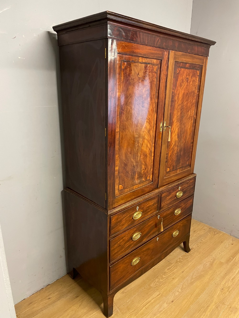 Georgian flame mahogany country house linen press -superb quality  View XII
